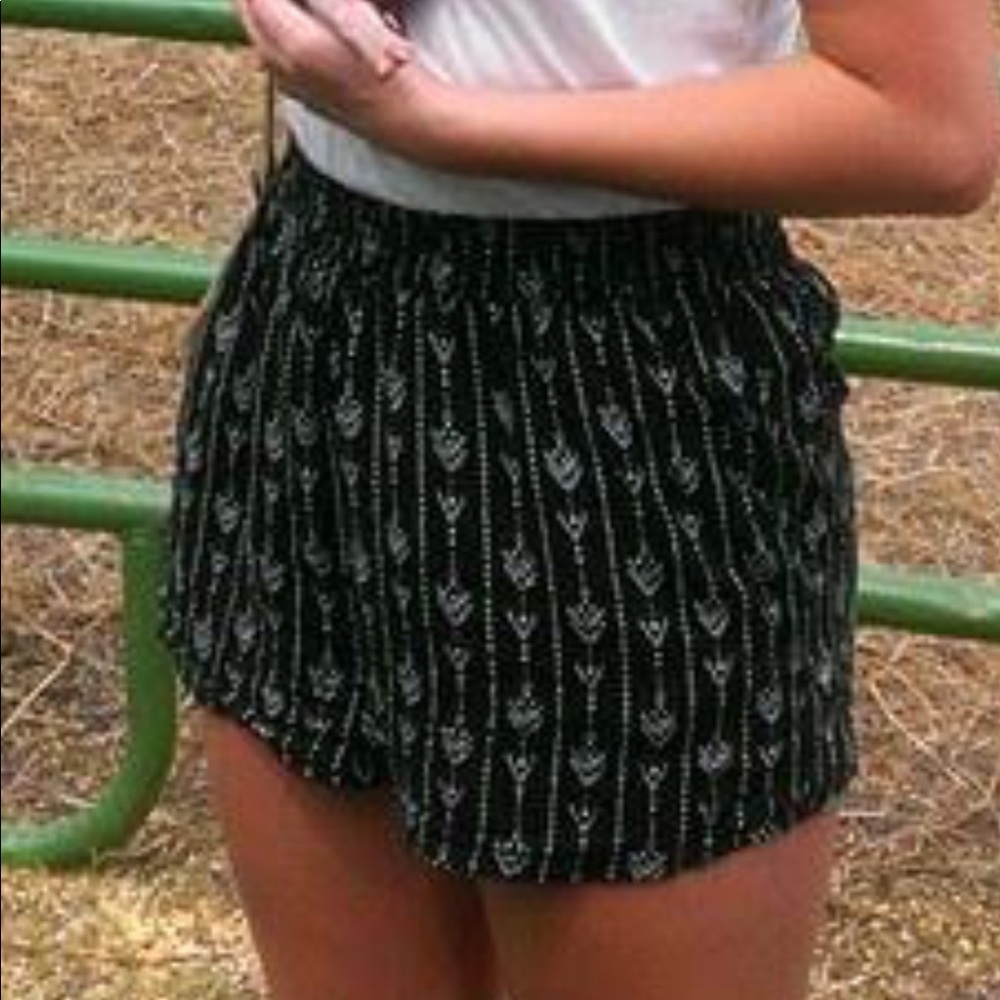 Black and white pattern paper bag shorts